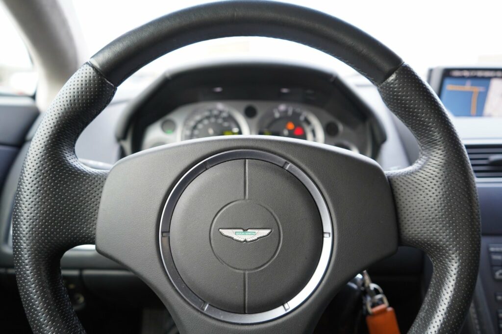 Aston Martin V8 Vantage Coupé