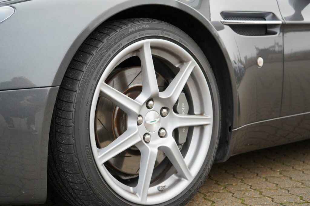 Aston Martin V8 Vantage Coupé