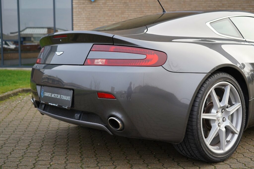 Aston Martin V8 Vantage Coupé