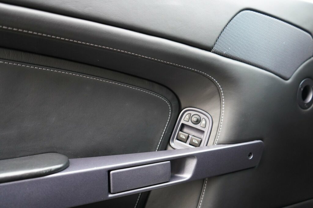 Aston Martin V8 Vantage Coupé